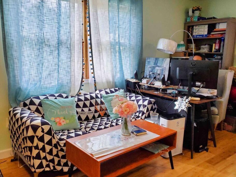 5 Star Room/Close To Town Center And Everything/5 Min Walk Metro Rockville Exterior photo